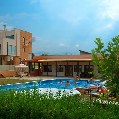 Seagarden Aparthotel Lozenets