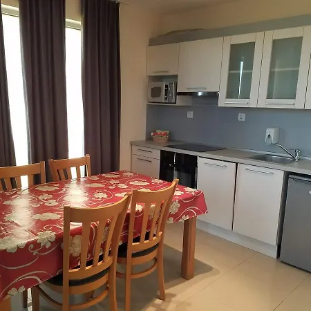 Seagarden Aparthotel Lozenets