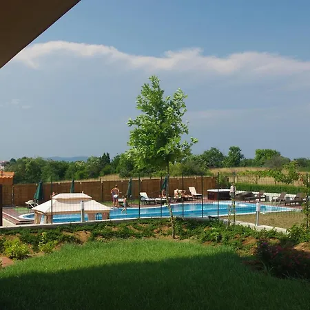 Seagarden Aparthotel Lozenets