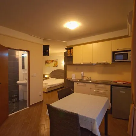 ризорт морските градини 3* Лозенец