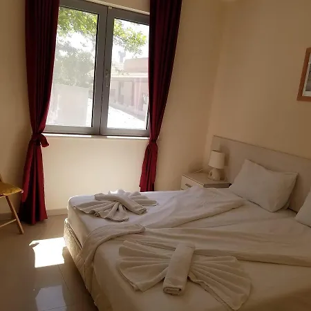 Ξενοδοχείο με διαμερίσματα Seagarden Lozenets