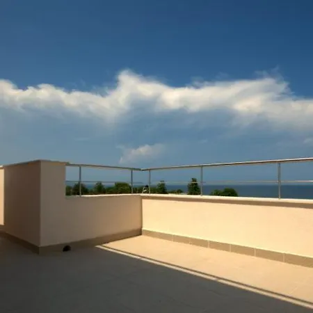 ризорт морските градини 3* Лозенец
