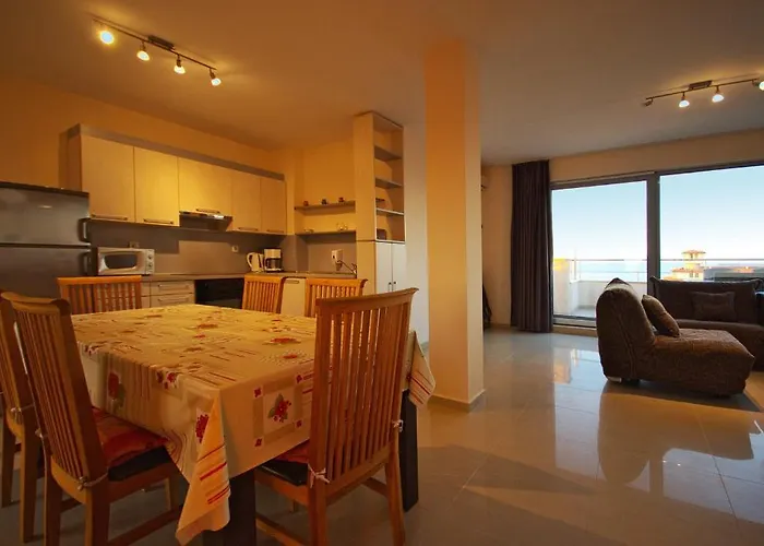 מלון דירות Seagarden 3*