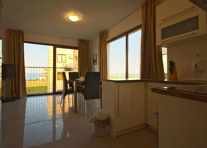 מלון דירות Seagarden 3*