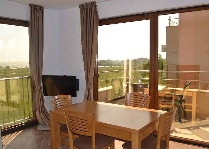 Seagarden מלון דירות לוזנטס